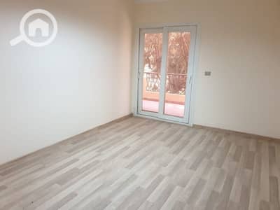 فیلا 4 غرف نوم للبيع في القاهرة الجديدة، القاهرة - لسرعة البيع فيلا بالتجمع الخامس بحمام سباحة بالقرب من المستشفى الجوى