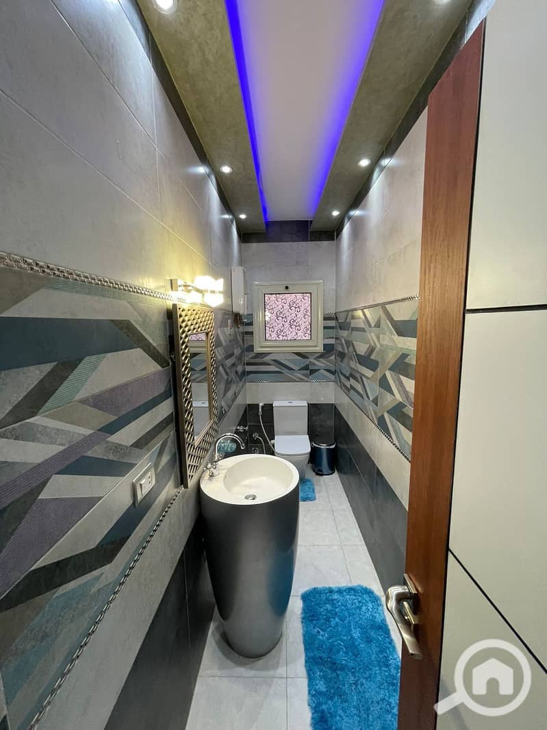 5 50b8ab6d-b24b-4756-ad7f-bf3b89f668db. jpeg