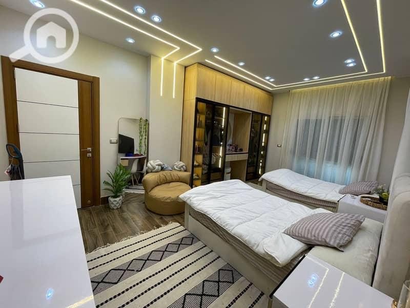 8 5c381477-2a45-4870-b7b0-a8a26f5fe1c7. jpeg