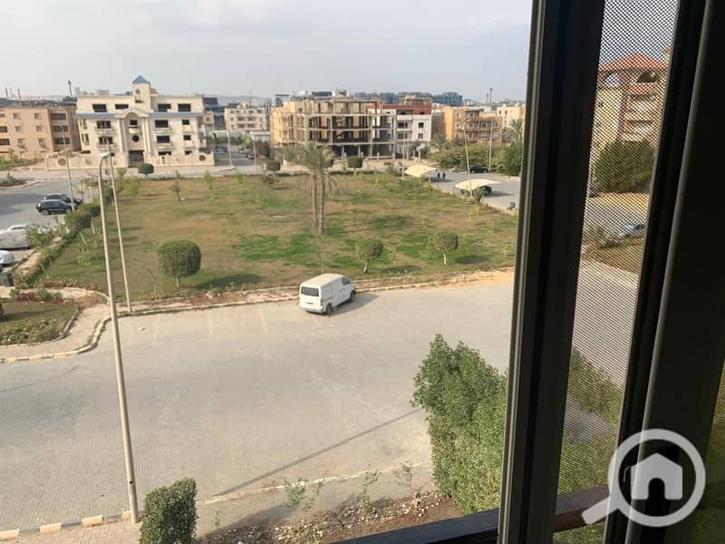 10 c8ff357f-fca6-4329-adf1-1734b97d7269. jpeg