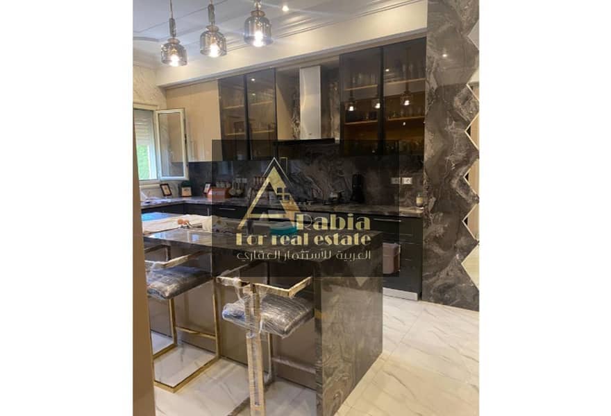 3 73d40c2d-0f54-43fc-8362-a5d081b57bb8. jpg