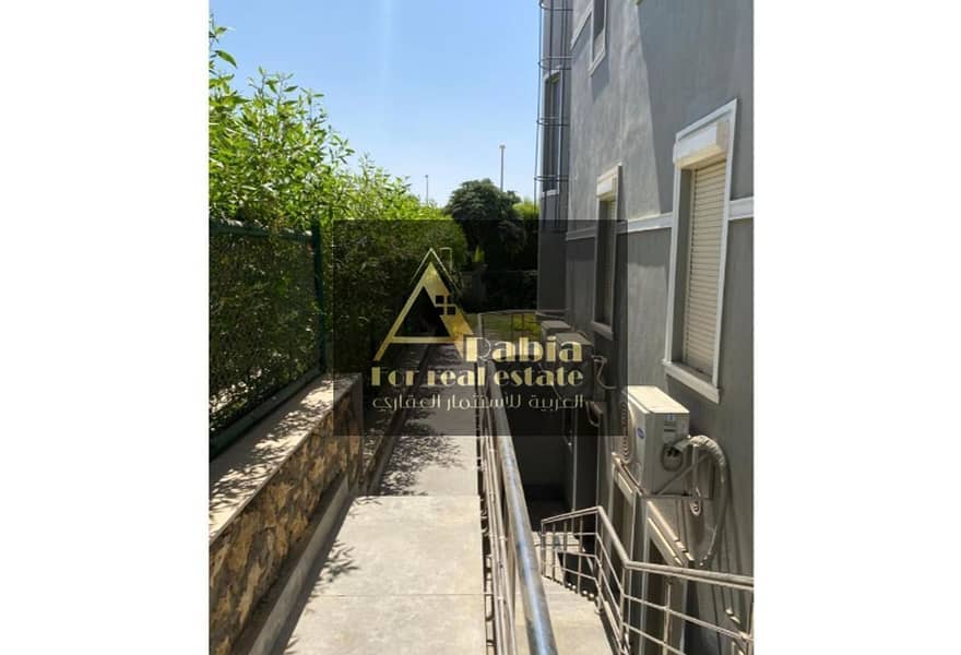 4 81d73650-2456-4585-8bcd-99c23b0f7582. jpg