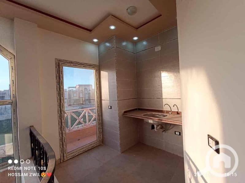 9 bd8ffbb9-3a00-4341-bb0b-7c05a04cc282. jpg