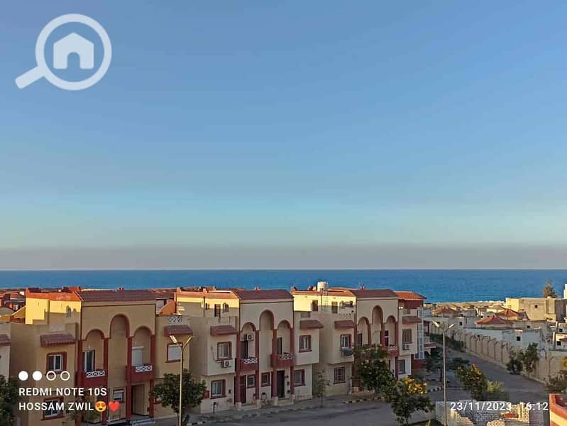 12 9877e542-7f10-4f4b-8519-d17d28855b60. jpg