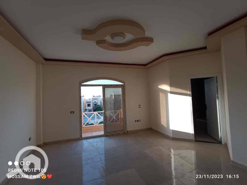 13 ebd0bda3-ff02-4481-9b49-094f8e2e26f0. jpg