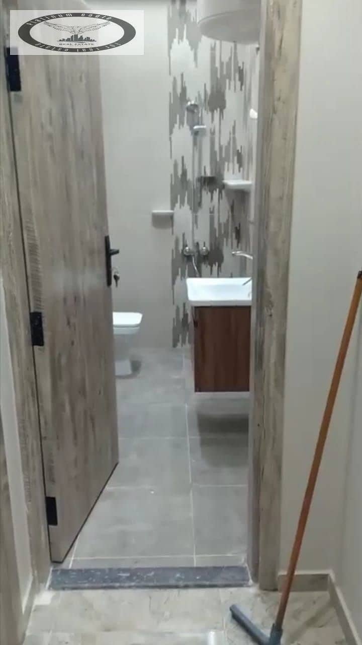 12 ea8285e1-4d29-4be9-8291-69c6ee19ee6e. jpg