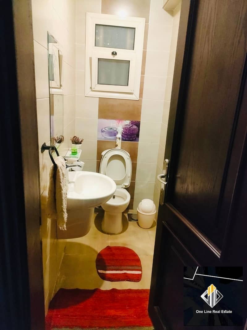 10 2f28932f-489f-48b8-8fe7-8f6864365ee5. jpeg