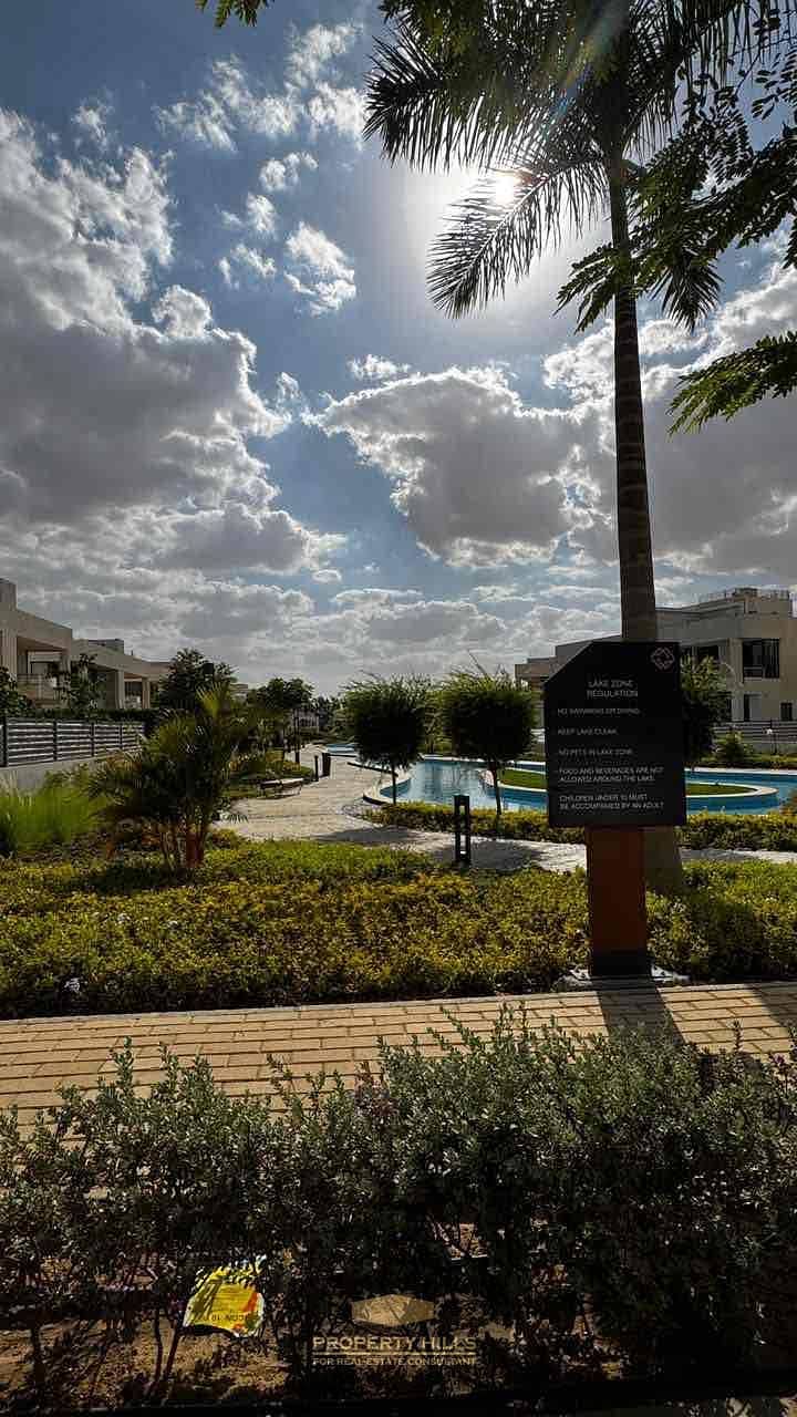 10 83c544ec-52a1-4dac-ae4a-3c6d173cbe20. jpg