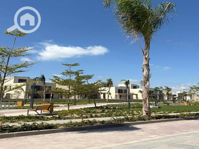 7 8477a2b7-4028-4c70-a389-19c81a0de2c8. jpeg