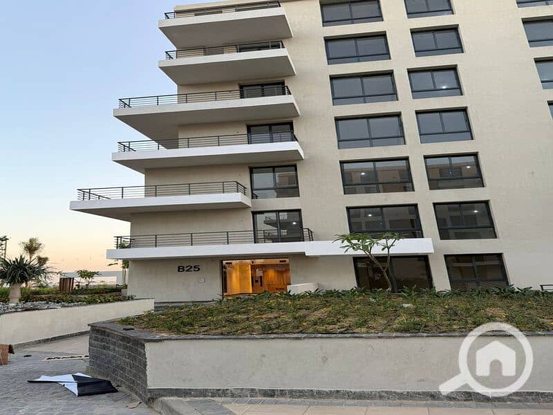 4 3f5a5e1f-3fff-4af0-81ba-a7779a9a2c6b. jpeg