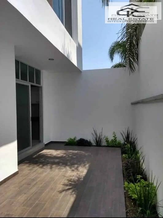 2 WhatsApp Image 2025-12-04 at 11.32. 02 AM. jpeg