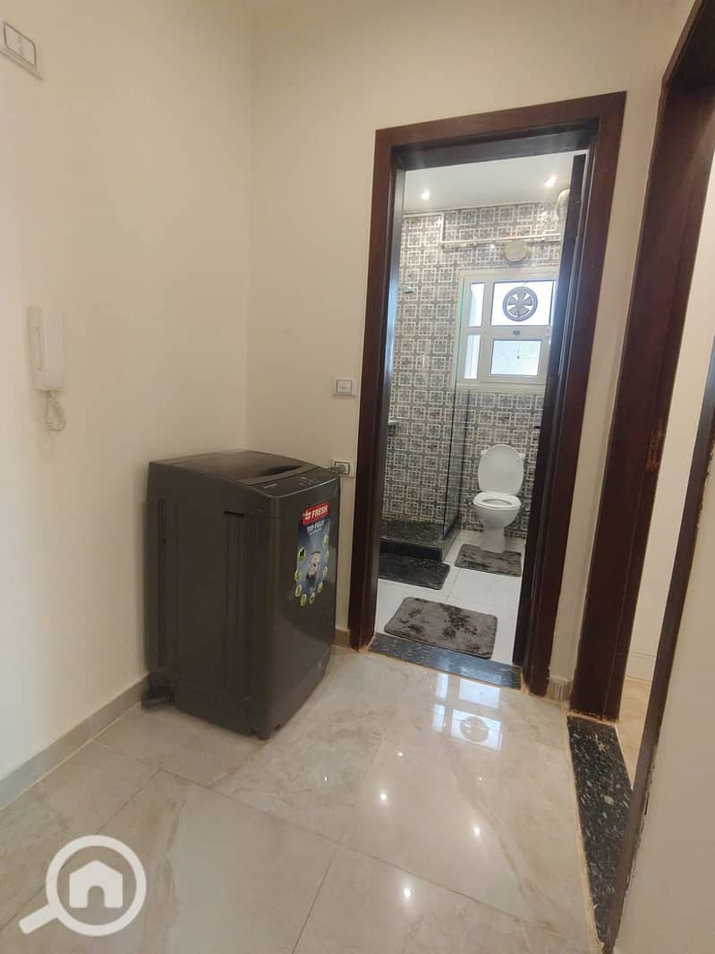 7 6e8de4a4-a3dd-45ba-bcf1-9567704f7561. jpeg