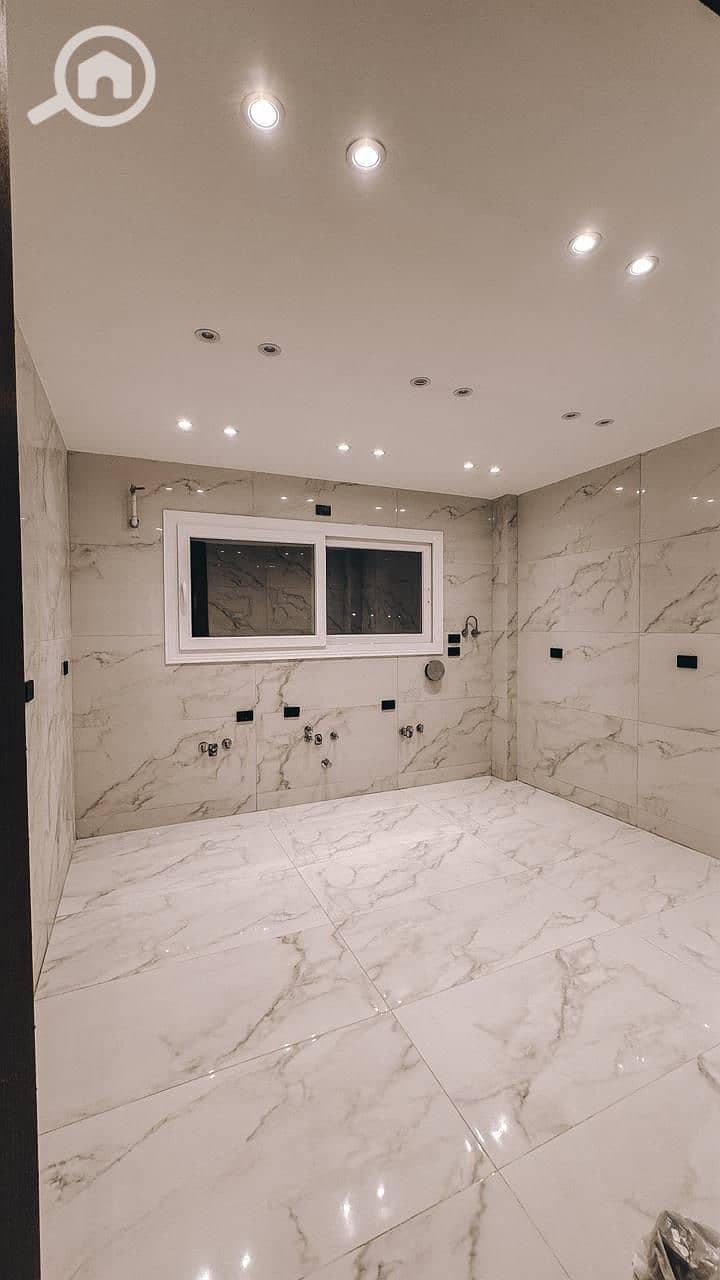 4 27c4a240-345f-4d5a-9ee1-0e0428ae496d. jpeg