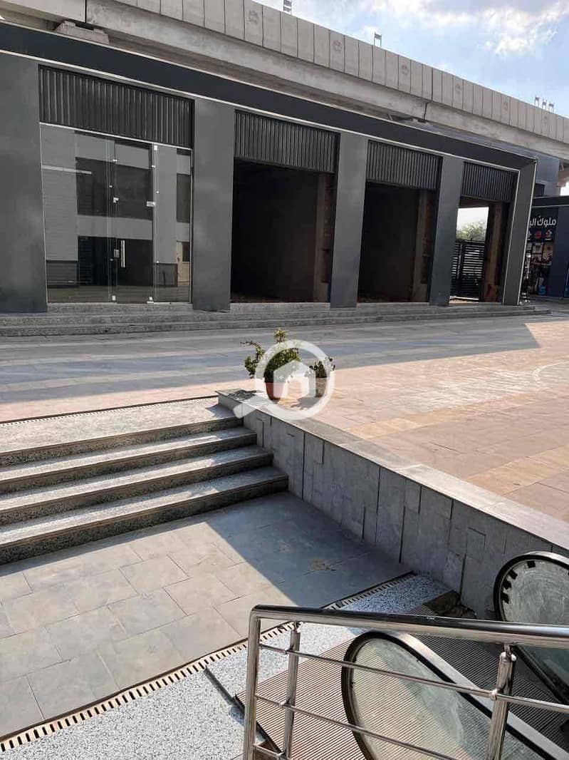 12 cc1785aa-0d01-4915-b326-c48934993f97. jpg