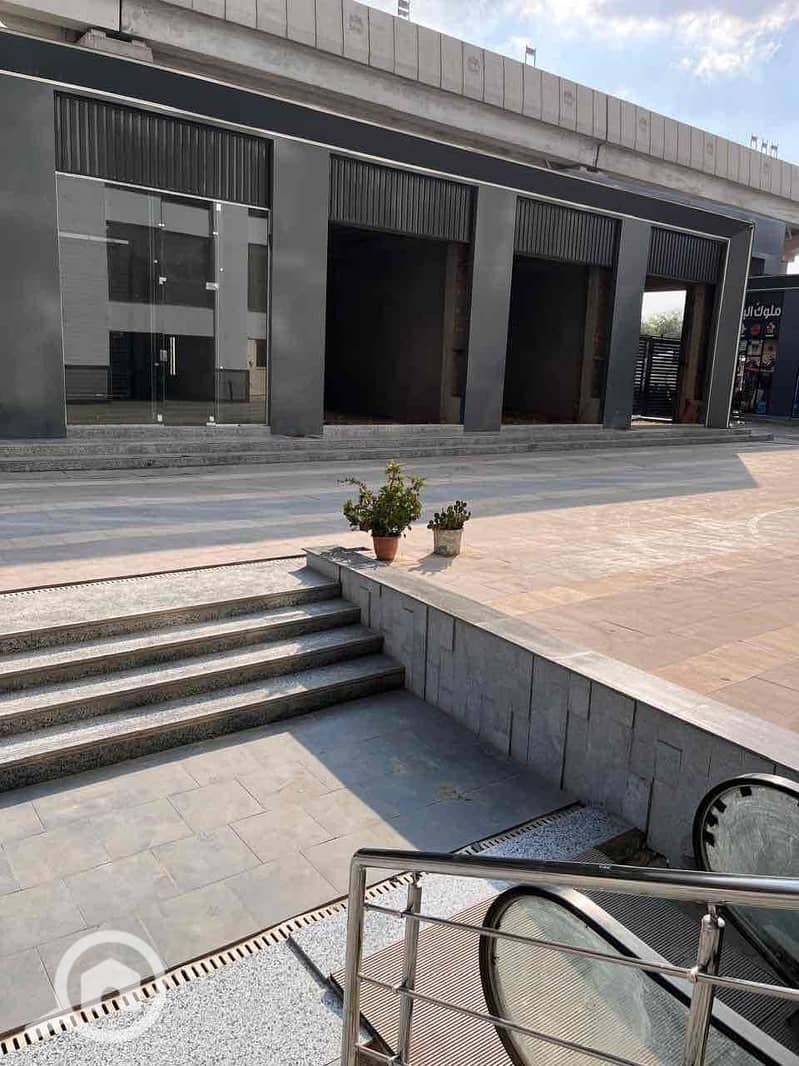 9 cc1785aa-0d01-4915-b326-c48934993f97. jpg