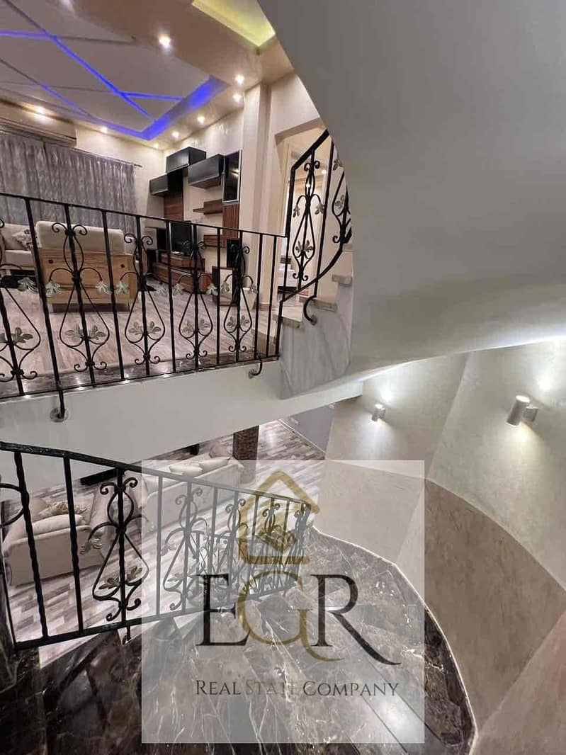 14 e82821d0-8281-44d6-8caa-4a1f5aecc479. jpg