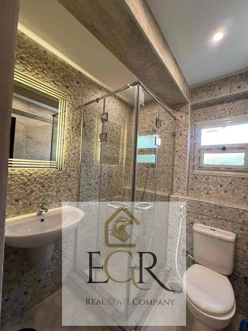 28 feeb821b-0910-41f1-962e-bdb12e266d35. jpg