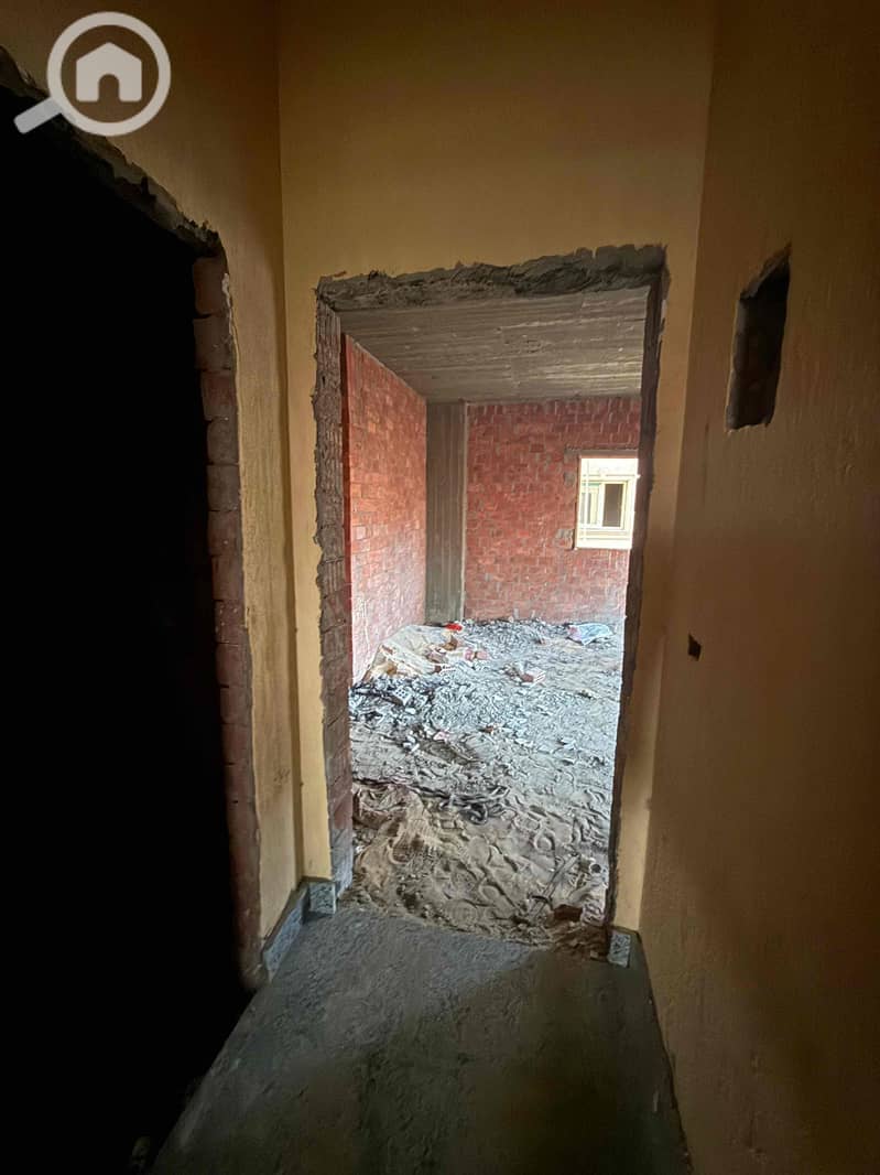 12 a34090a9-38f3-4a67-bd56-5eb956aab240. jpg