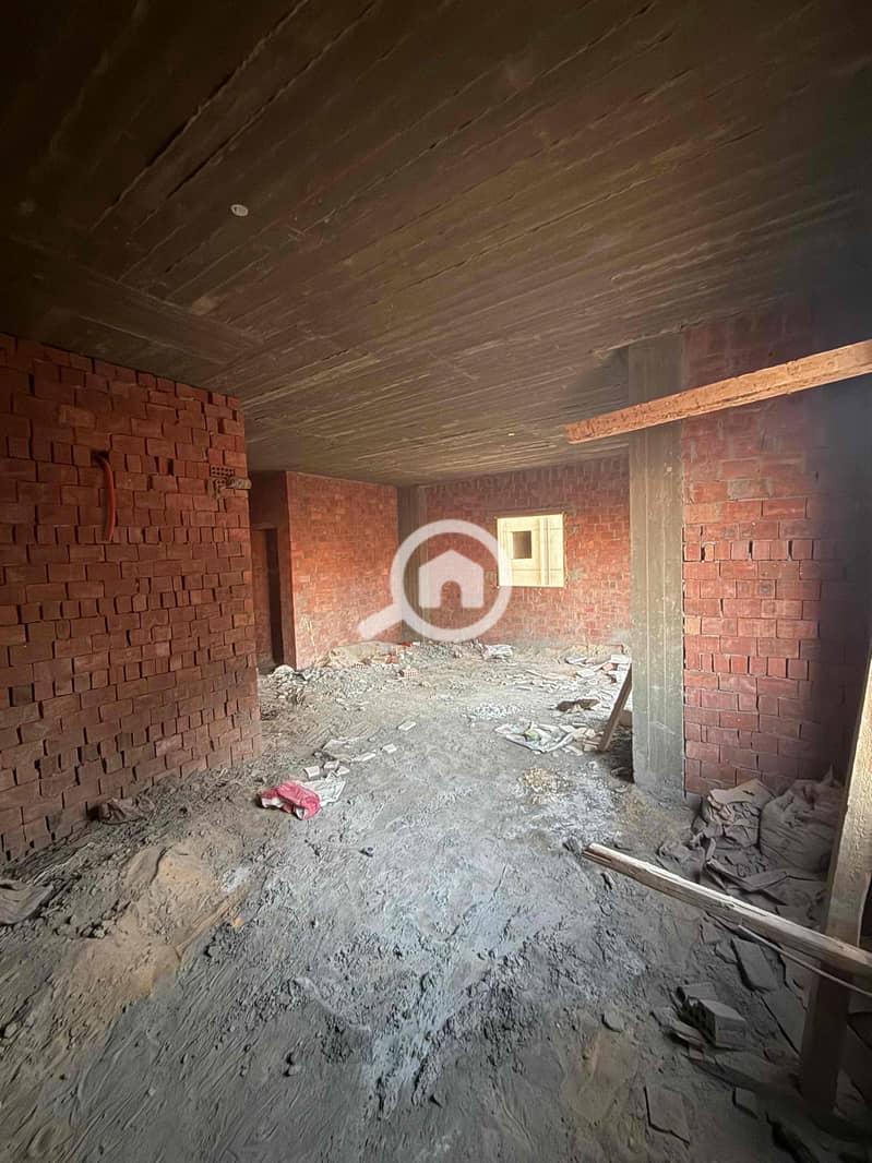 15 705b24f2-3b9e-45b5-a155-ff634a7918fc. jpg