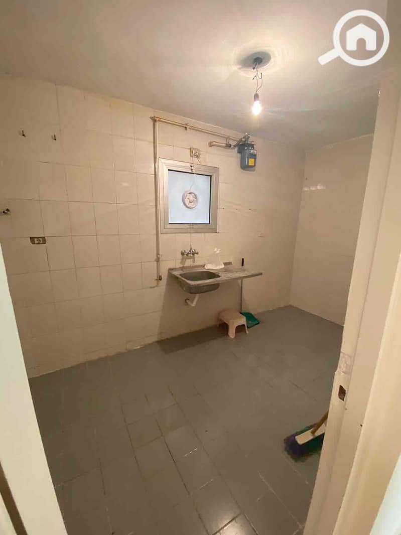 4 f1c07cec-3942-4493-a9cb-5b1e78dbd81c. jpg