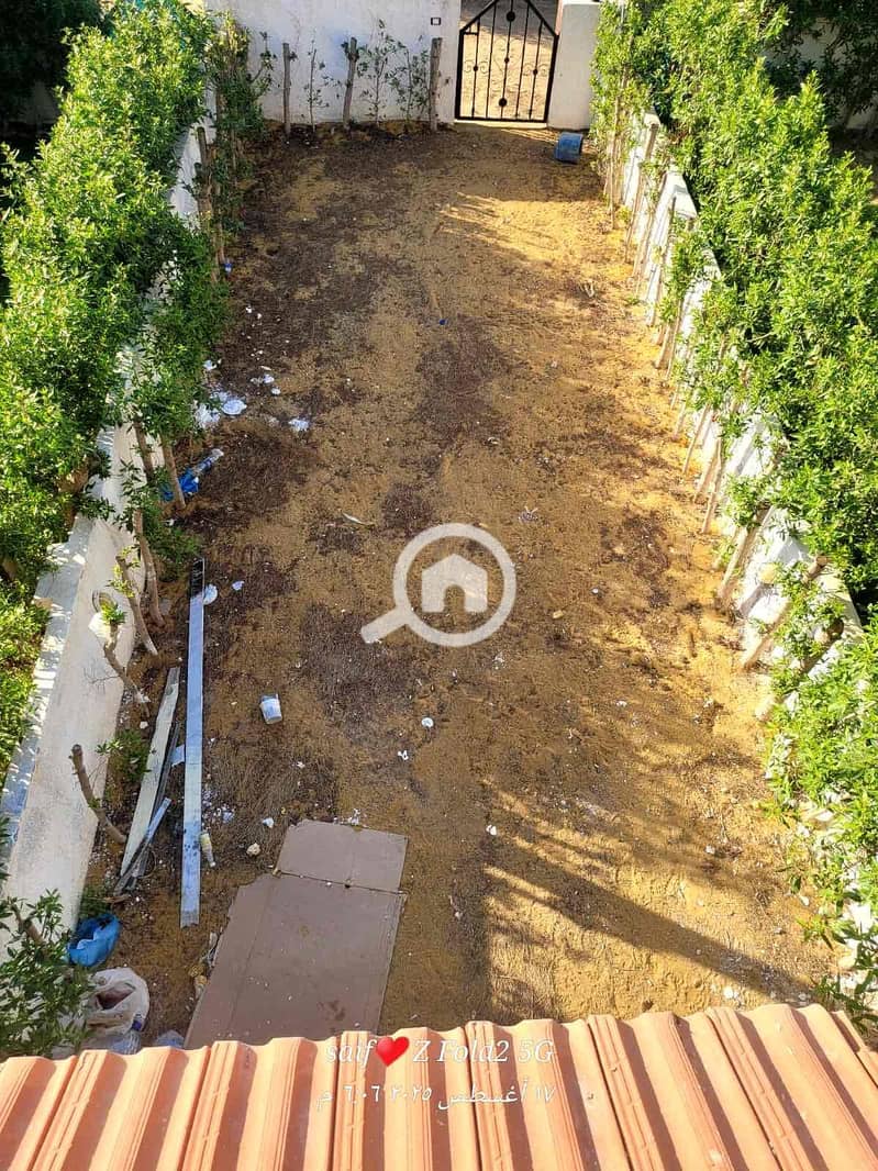 8 48035a1e-bd68-4d42-b303-c7337f9bf80a. jpg