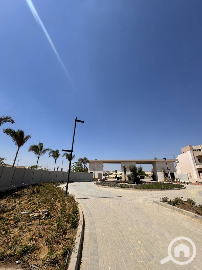 9 a2e2a674-834c-4018-8196-8b5fd551a0e4. jpg