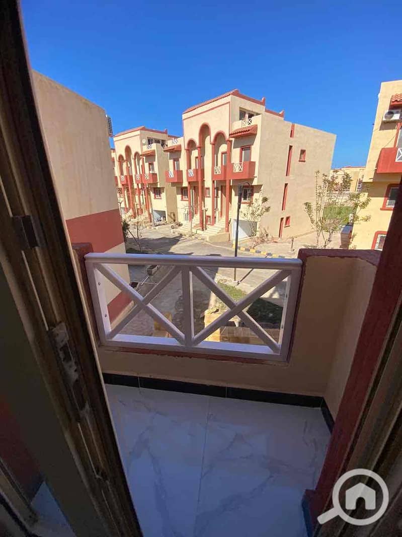 12 28f9dbc4-484c-48ca-af96-c646402ab6c5. jpg