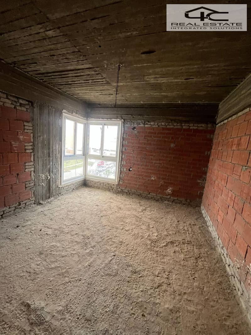 10 WhatsApp Image 2025-02-05 at 3.55. 38 PM (1). jpeg