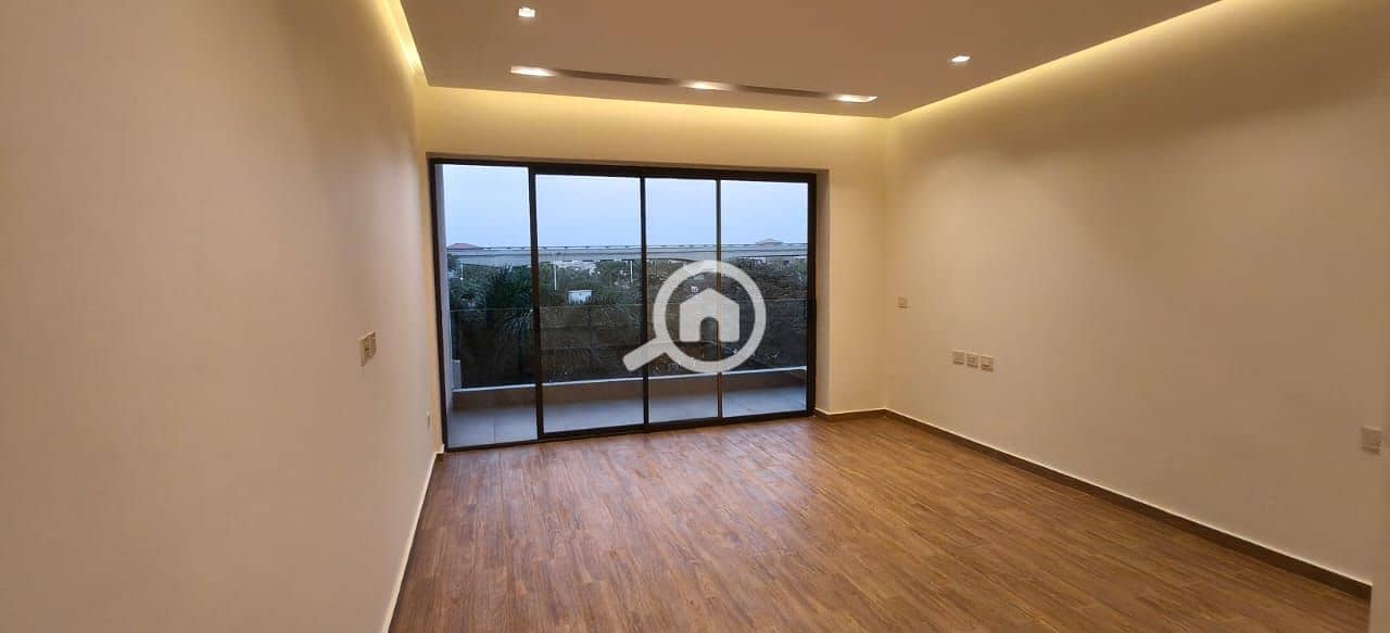 8 f2f8c81f-d254-47fc-b572-58fb461b435e. jpg