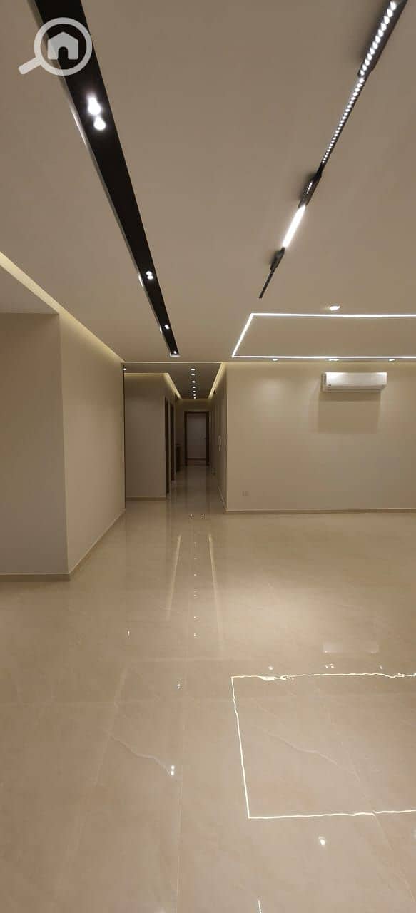 10 92ce6f74-13cc-42e1-996e-0e1b5724786b. jpg