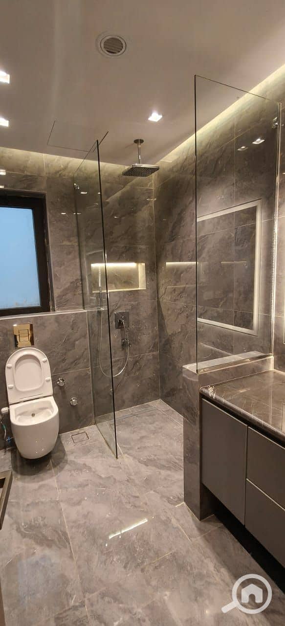 12 596cb5e5-0999-4260-bb8e-7390a278859a. jpg