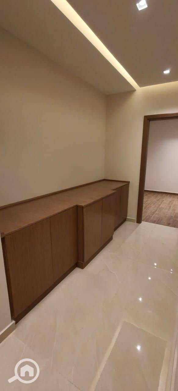 16 a20563fd-b313-401e-a0a5-450c863f070a. jpg