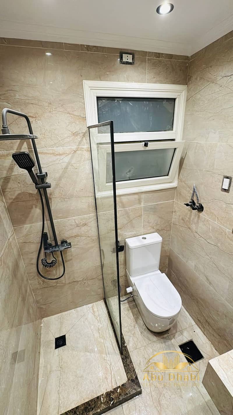 8 16c24926-cfc8-4cb0-8cd2-7024ee1e9ade. jpg