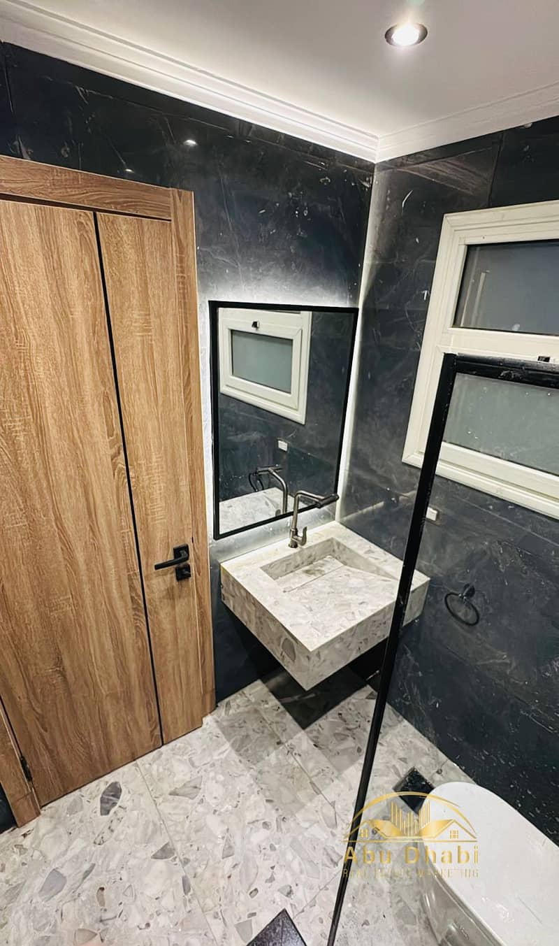 10 805815b7-759c-466e-8561-cf8fc6ff3bf6. jpg