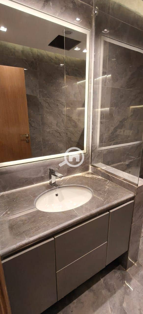 9 299f3fb9-5238-4e10-99f7-b4a237cf8a34. jpg