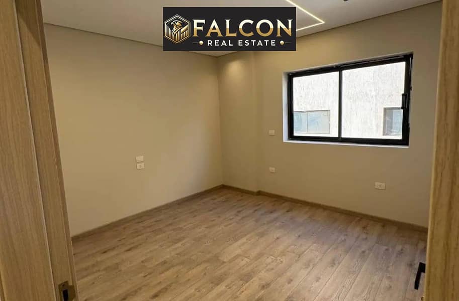 2 8165300-4438eo. jpg