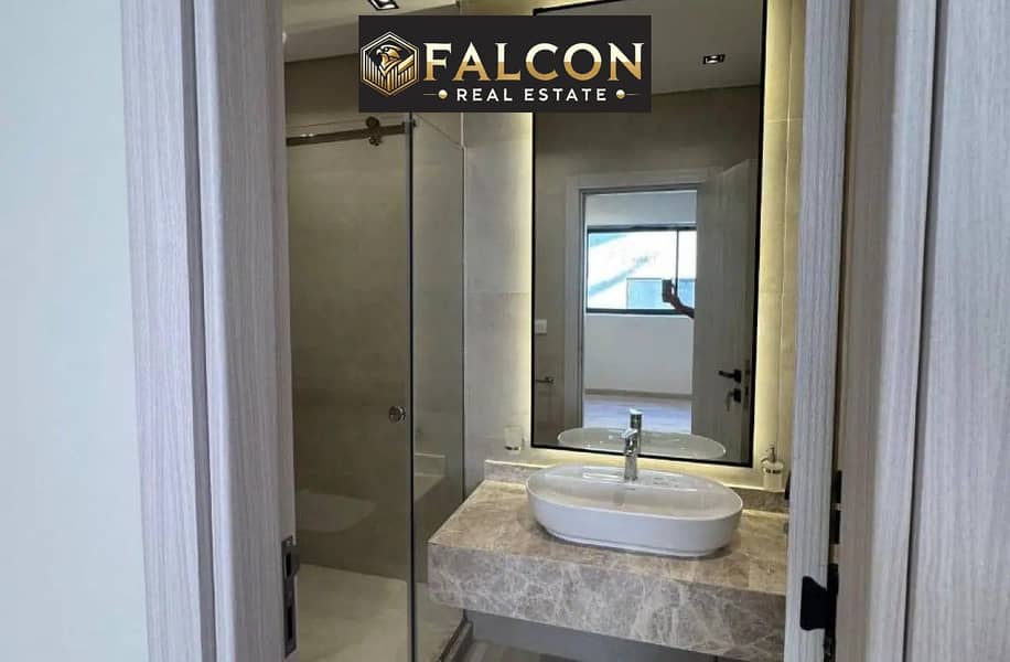 10 8165300-757c2o. jpg