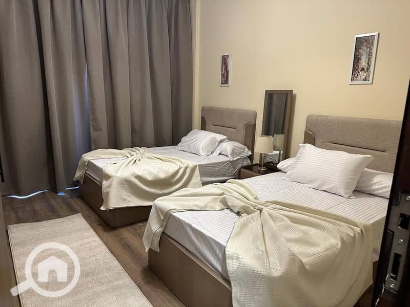 10 139ef430-91a9-47d2-bb36-a0002bcdd1cb. jpg