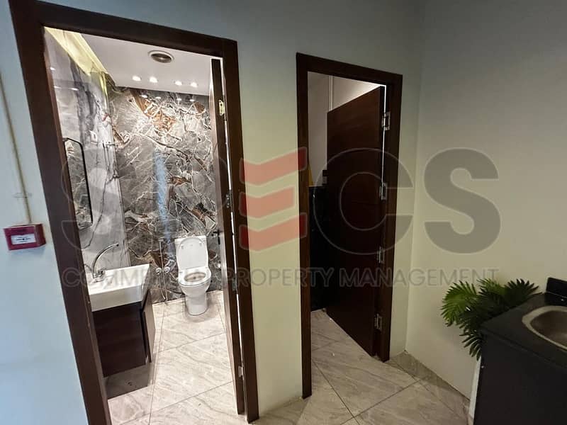 5 7b16cbd8-950d-4f7d-b4ac-3d11aca5b594. jpeg