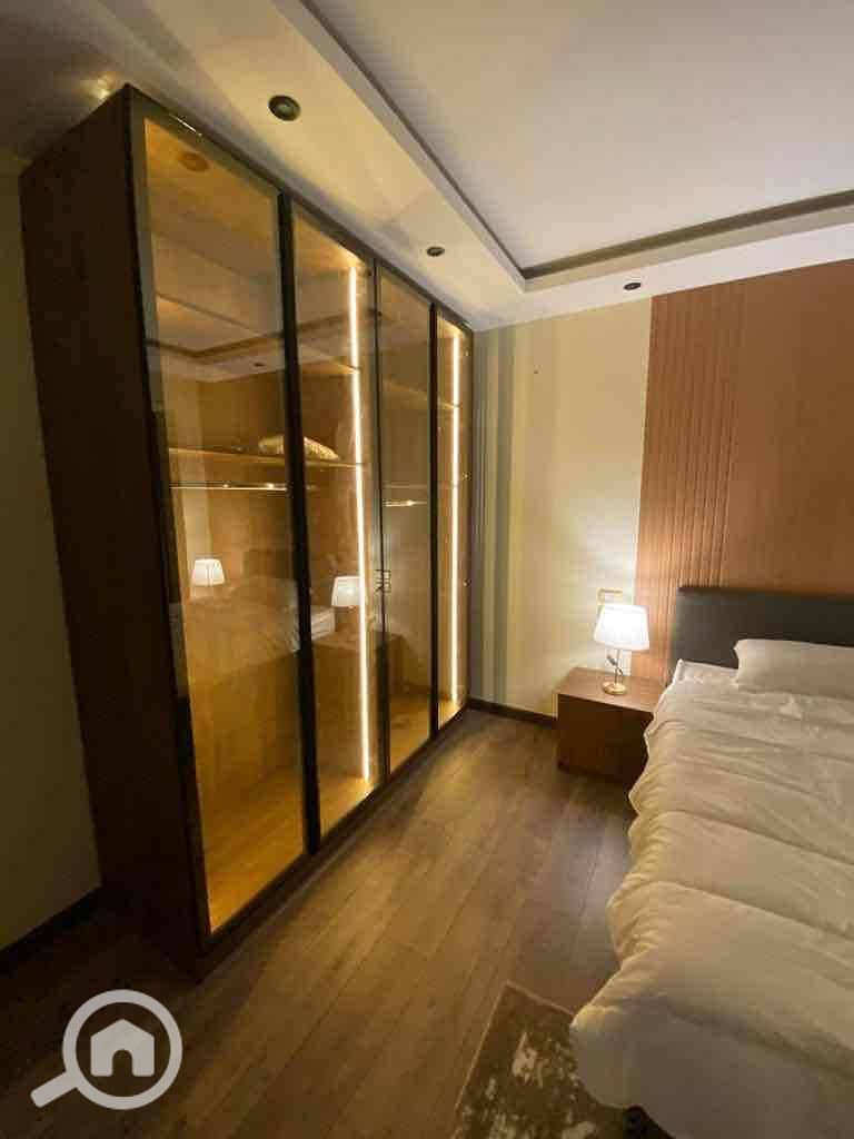 16 e411f261-2579-4ddd-a123-8eeb259edf78. jpg