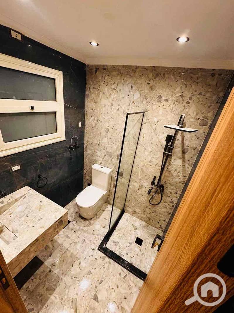 24 0003cca3-f786-4c21-88d4-5d18760163f0. jpg