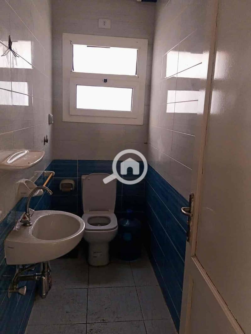 9 55fc1a27-3dd2-4976-a7a1-7655fbc59b1d. jpg