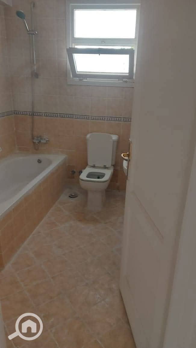 8 77ca242b-05c8-41d4-b1a4-0c6827c78a43. jpeg