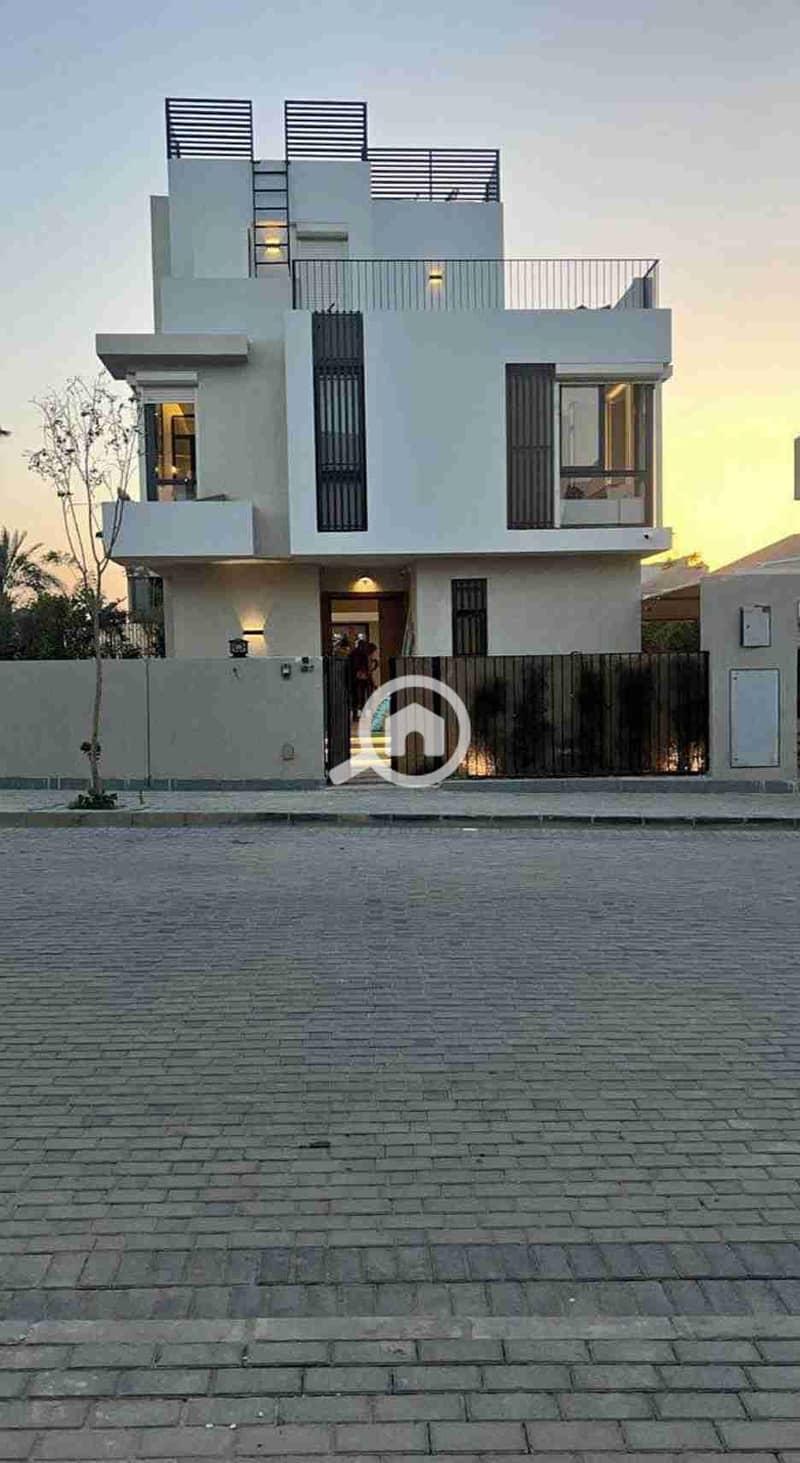 1000673030. jpg 1000673030. jpg