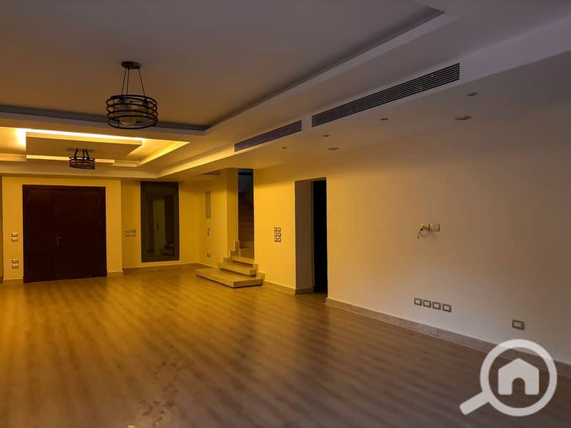 25 WhatsApp Image 2025-12-02 at 10.20. 17 PM (3). jpeg