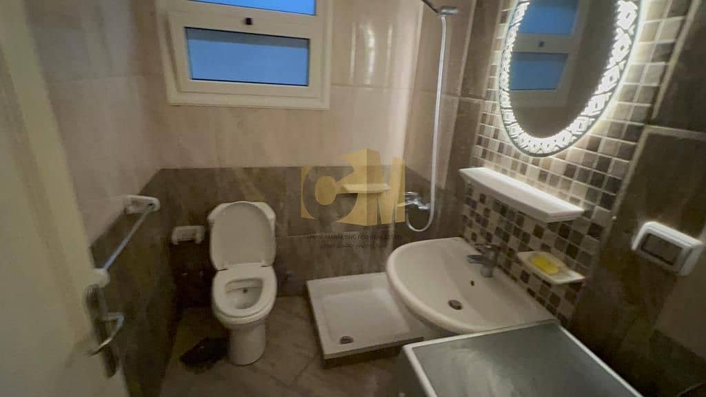 8 24b3e05b-cb28-4ff6-a76e-f3d50bae8b21. jpeg