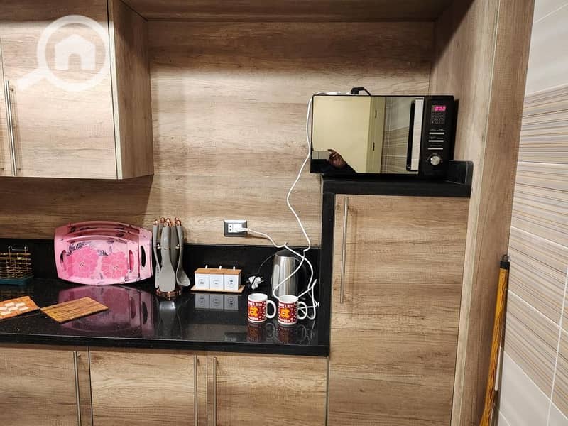 3 4d260277-61f6-4dff-b3b4-1c7552839cf6. jpg