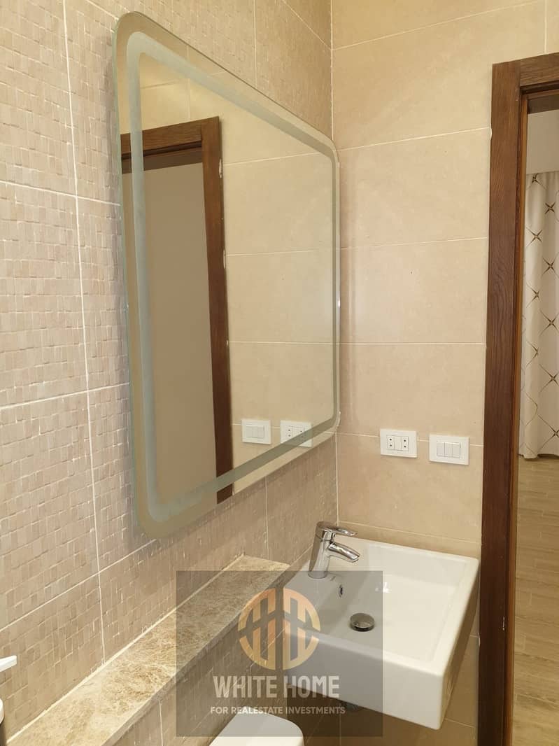 12 02276cee-0cb6-4784-ac6c-5b040380bbea. jpeg