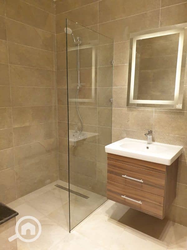 6 WhatsApp Image 2025-11-24 at 19.33. 50_c7e381b7. jpg