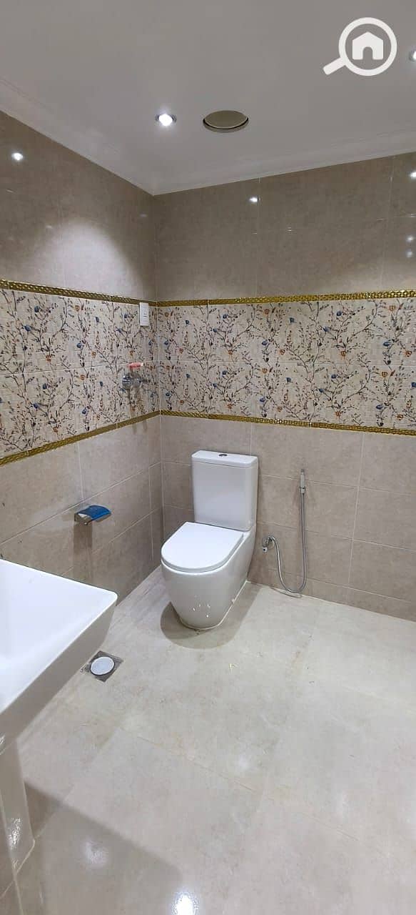 6 2f75651a-947f-4d8f-86b6-6958d2e84974. jpg